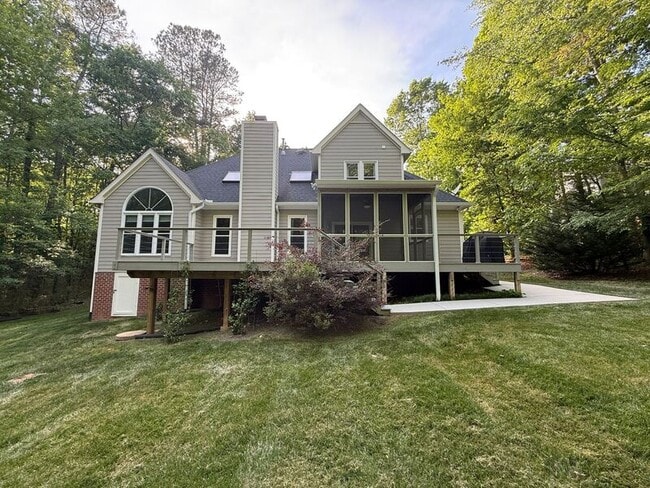 Building Photo - 9412 Springdale Dr