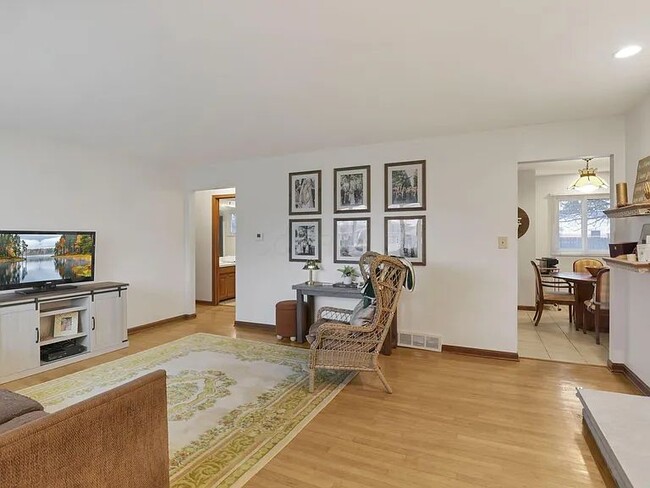 Building Photo - 5554 Fescue Dr