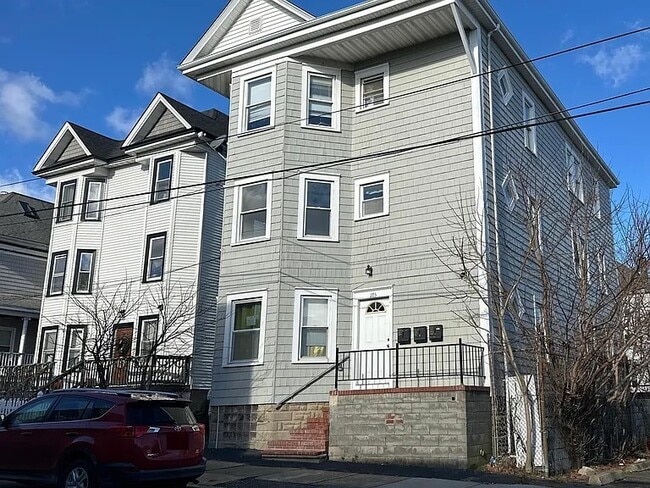 Building Photo - 175 Phillips Ave