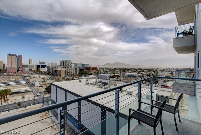 Building Photo - 200 Hoover Ave