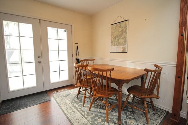 Building Photo - 9020 SE Stephens St