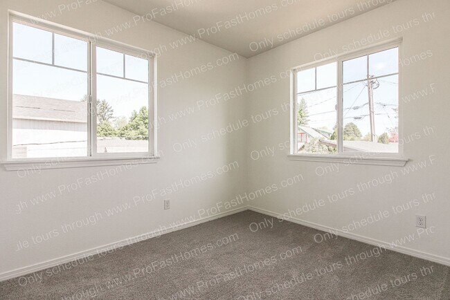 Building Photo - 218 NW Connell Ave
