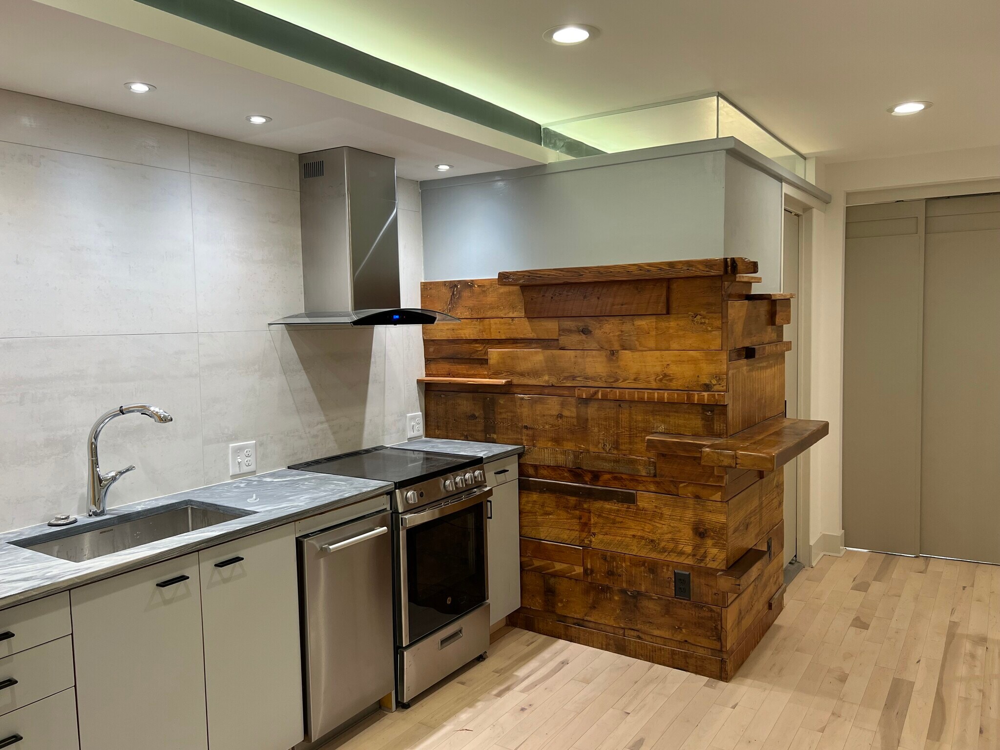 Building Photo - 2019 S Beechwood St