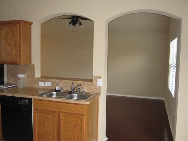 Building Photo - 609 Twin Knoll Dr