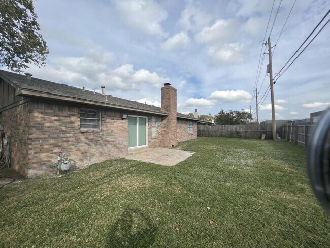 Building Photo - 14106 E 19th Pl S