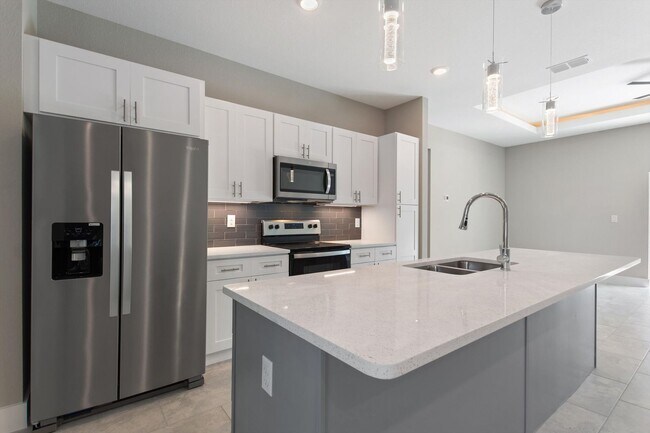 Building Photo - Deposit-Free! Get $1,000 OFF your first mo...