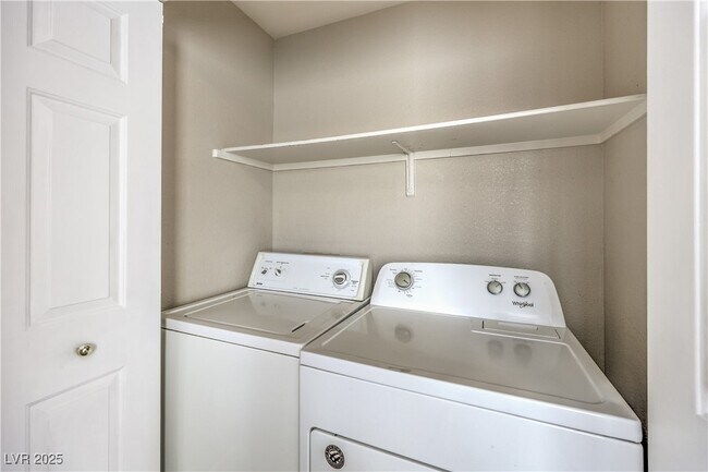 Building Photo - 1453 Rothwell Ct