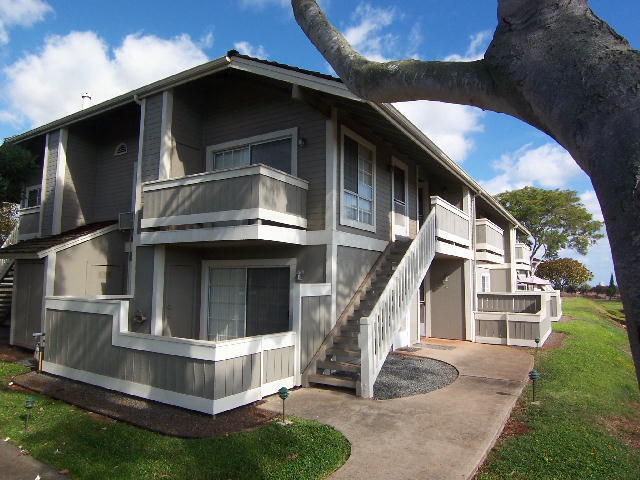 Primary Photo - ROYAL PALMS studio, pkg, W/D, patio, pool