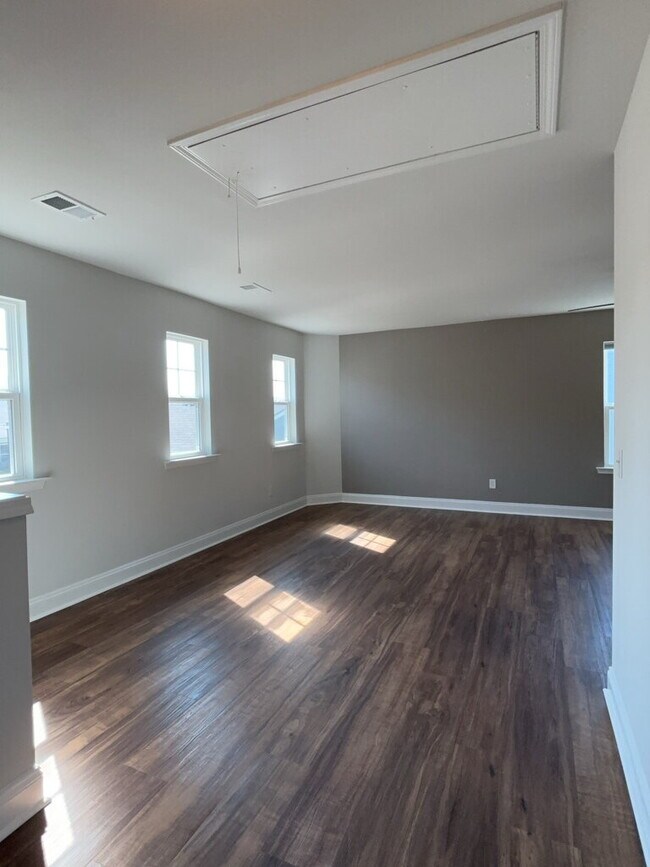 Building Photo - 203 Hayworth Rd