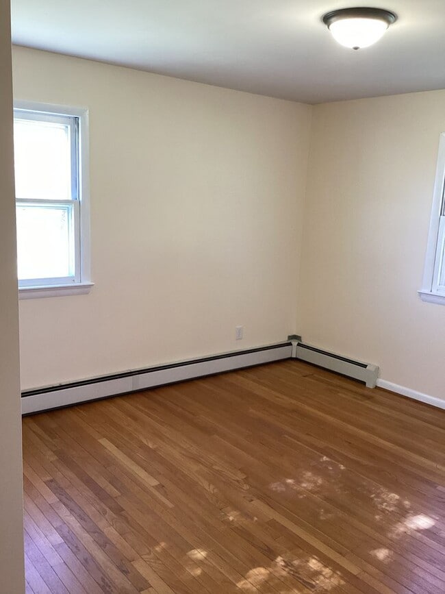 Building Photo - Roomy Rancher in Blue Ridge Summit