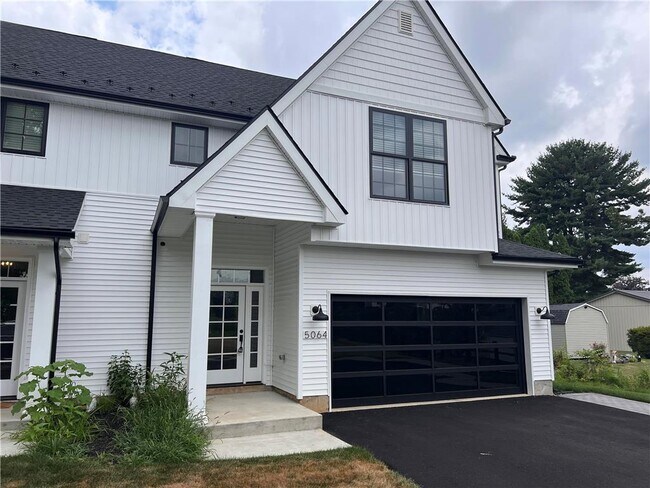 Building Photo - 5064 E Valley Rd