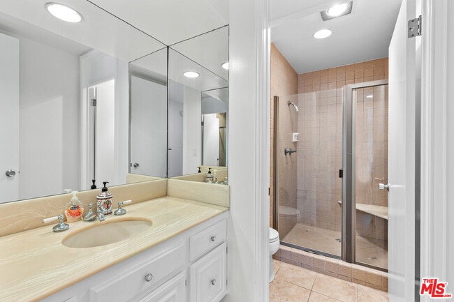 Building Photo - 1260 S Beverly Glen Blvd