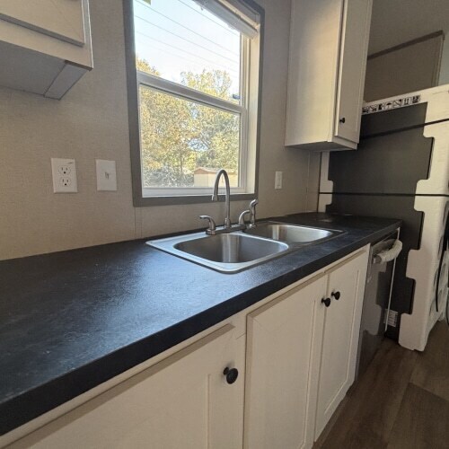 Building Photo - 200 Oakleigh Dr