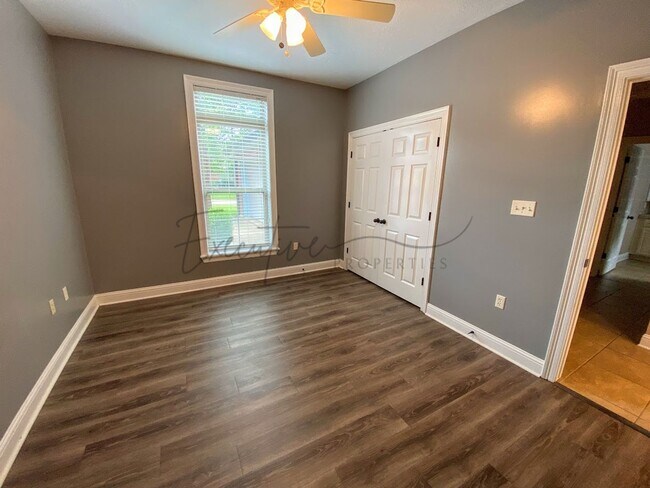 Building Photo - Family Home in Lafitte Landing – Fenced Ya...