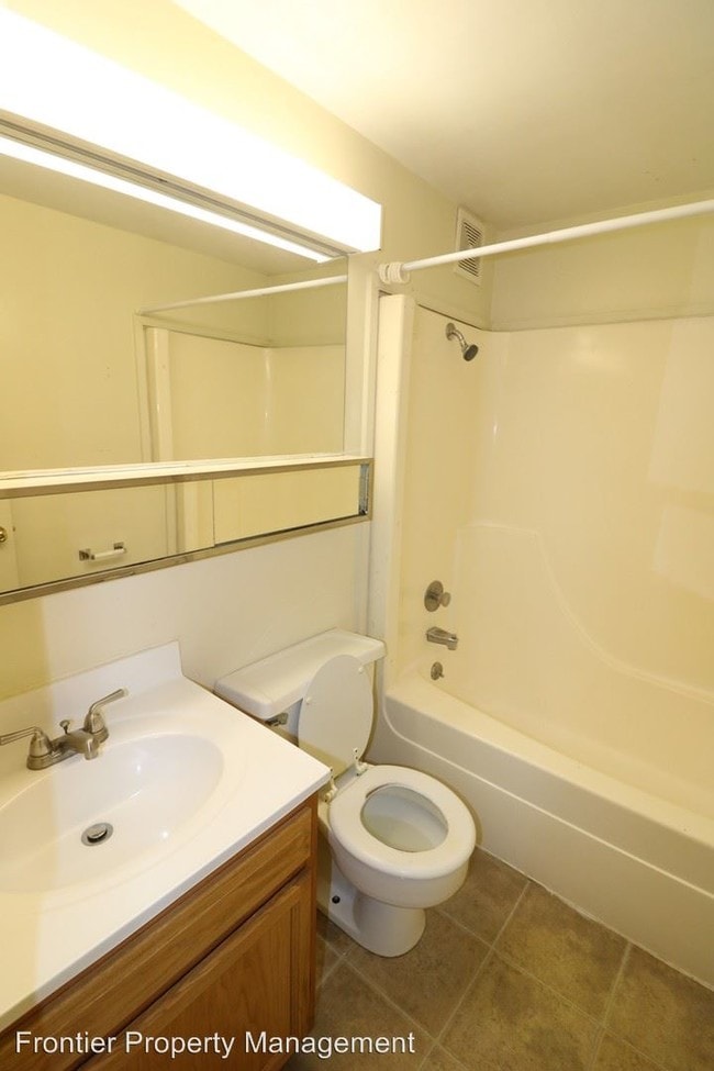 Building Photo - 1500 McCain Ln