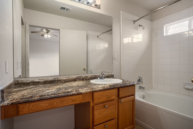 Building Photo - San Antonio Condos Gem!