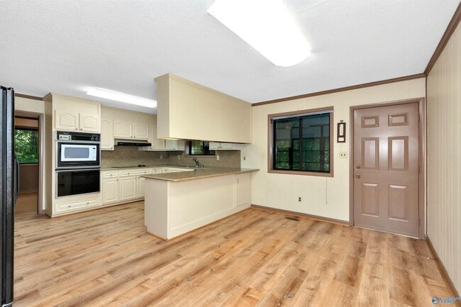 Building Photo - 286 Springhill Rd NW