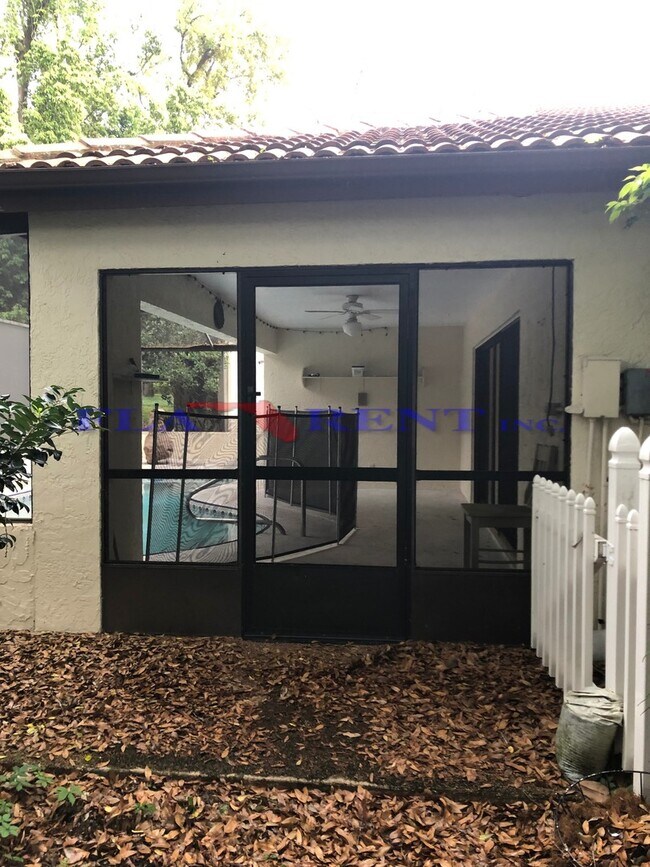 Building Photo - **3/2 Villa with pool in Tuscawilla**