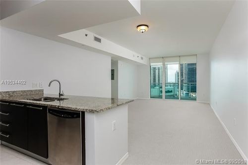 Building Photo - 950 Brickell Bay Dr