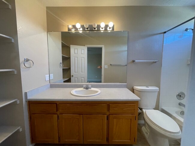 Building Photo - 7243 Natalie Janae Ln NE