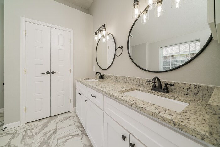 Building Photo - 2210 Westview Trail