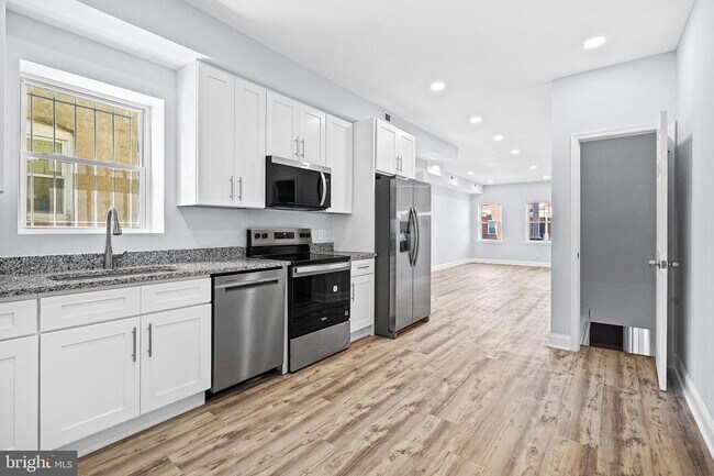Building Photo - 2615 Lauretta Ave