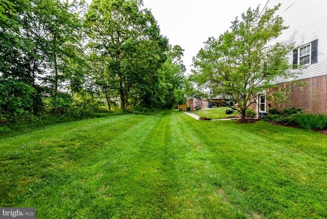 Building Photo - 15043 Cherrywood Dr