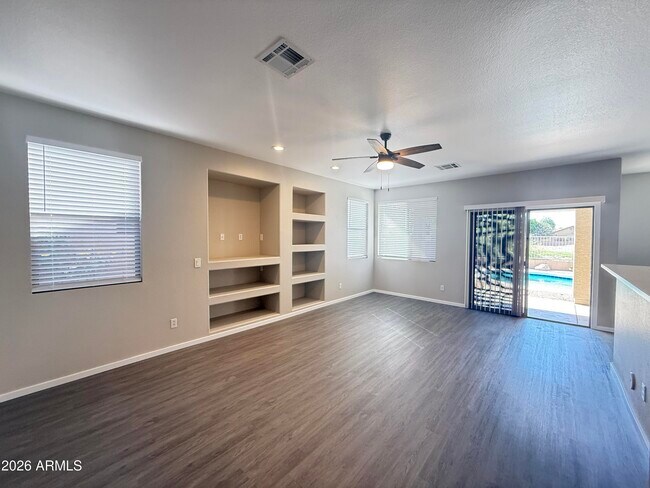 Building Photo - 212 S 124th Ave
