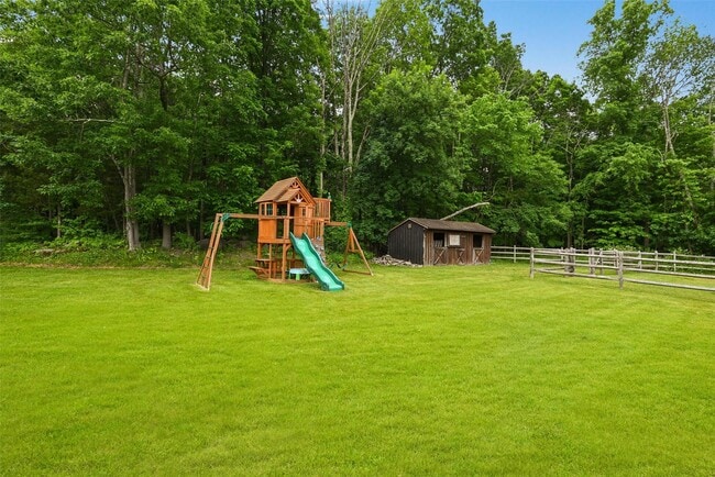 Building Photo - 10 Paradise Ln