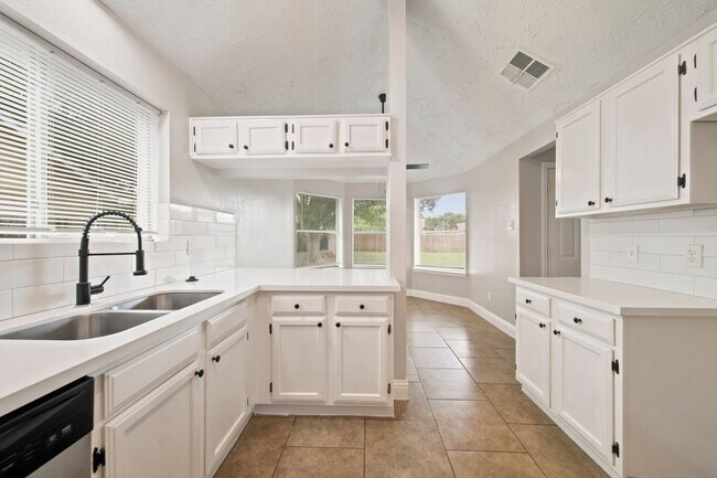 Building Photo - 22039 Rivermead Dr