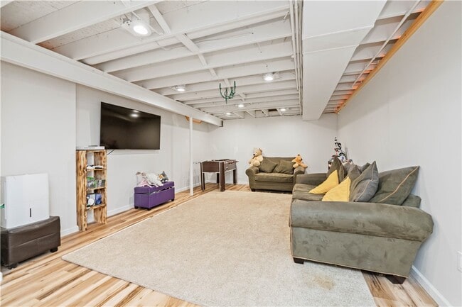 Building Photo - 636 Yardley Ct