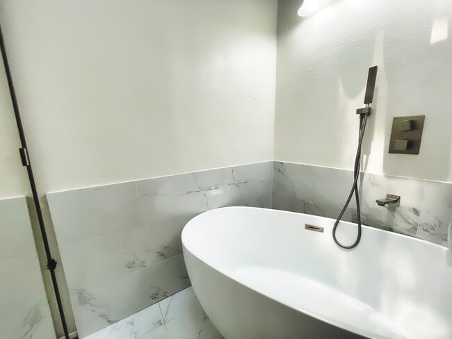 Building Photo - 12750 Centralia St