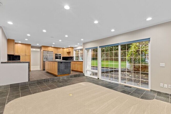 Building Photo - Stunning Private AIR CONDITIONED Dream Home in Coveted Bridal Trails