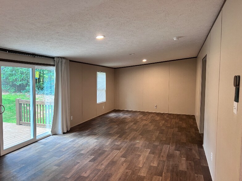 Building Photo - 2642 Forbes Rd