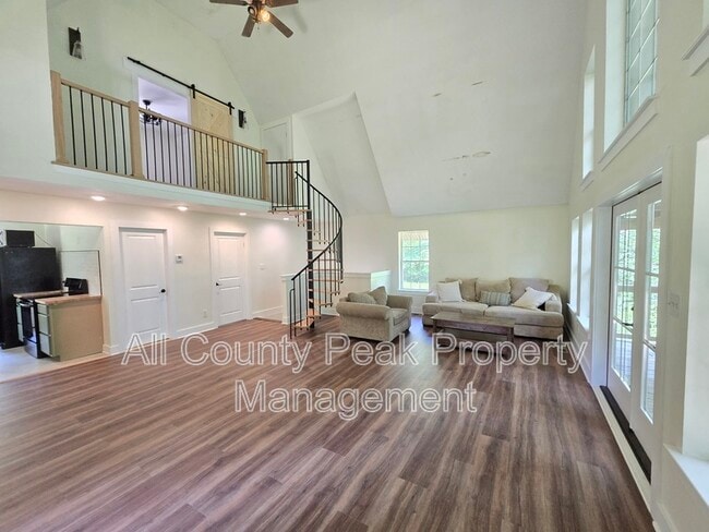 Building Photo - 6013 Bates Pike SE