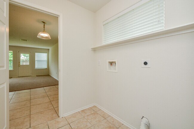 Building Photo - 18326 Thicket Grove Rd