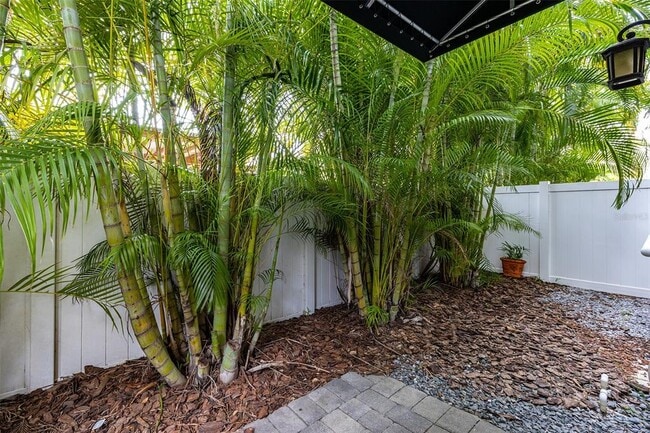 Building Photo - 222 S Audubon Ave