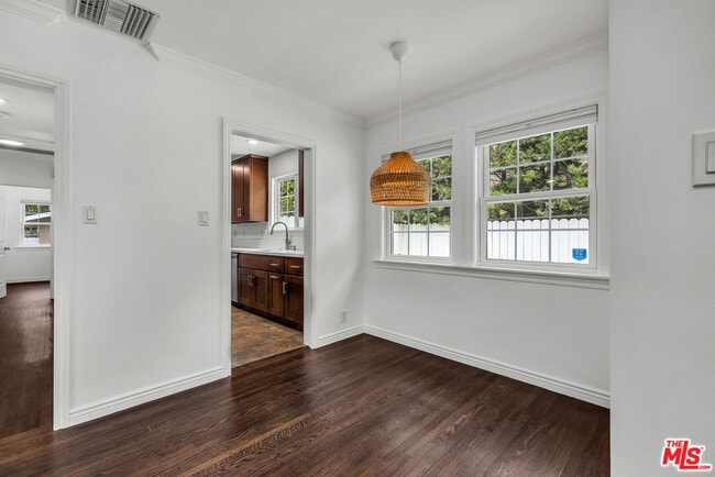 Building Photo - 2017 Louella Ave