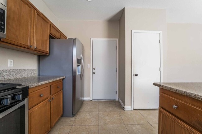 Building Photo - Charming 5-Bedroom Home in the Heart of Las Vegas