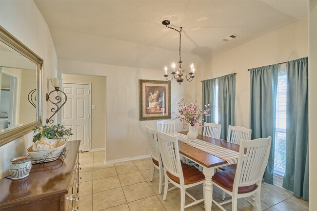 Building Photo - 9940 Yearling Pl