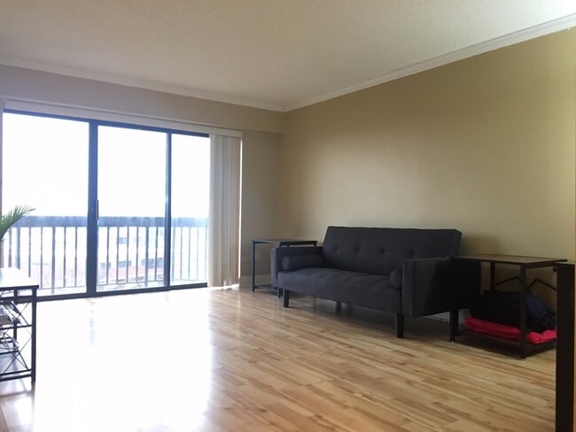 Building Photo - 15 North Beacon St