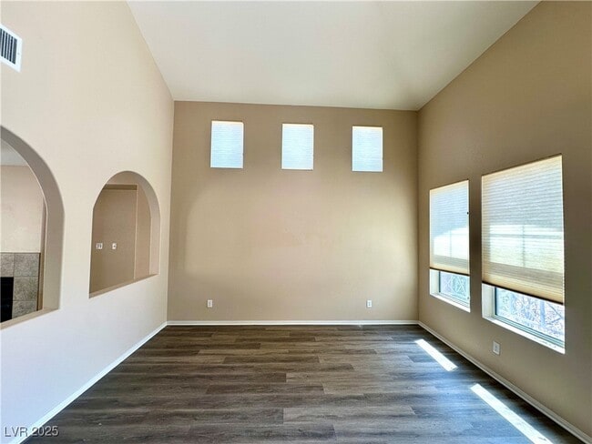 Building Photo - 11740 Via Esperanza St