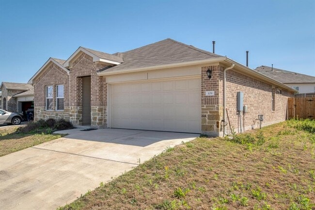 Building Photo - 109 Bethpage Dr