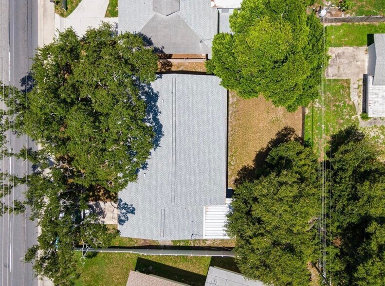 Building Photo - 11615 Park Blvd