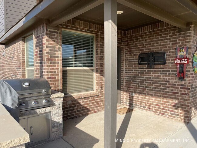 Building Photo - 1219 Pavilion Pkwy