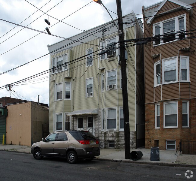 2325 St Francis St 2325 St Francis St Newark NJ 07105 Apartment