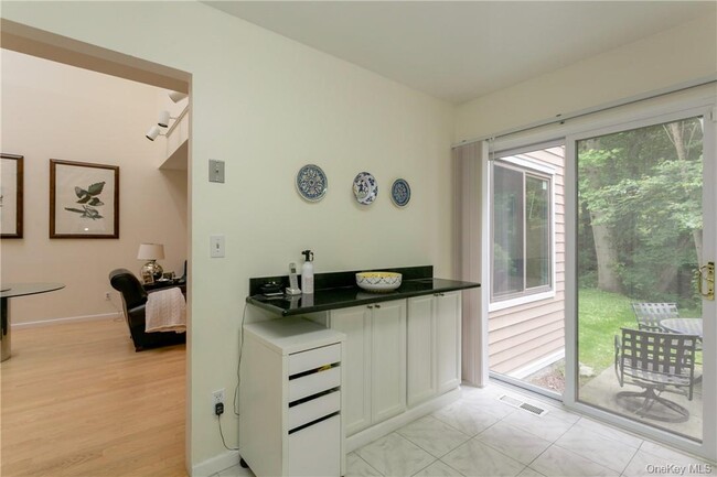 Building Photo - 118 Stone Bridge Square