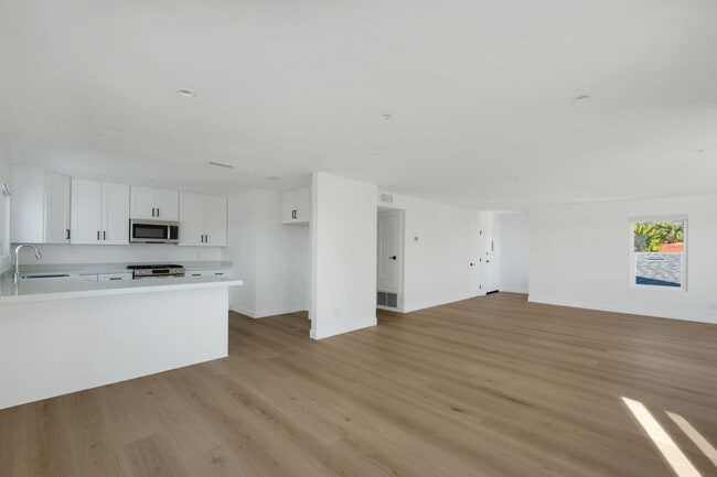 Building Photo - 312 Cazador Ln