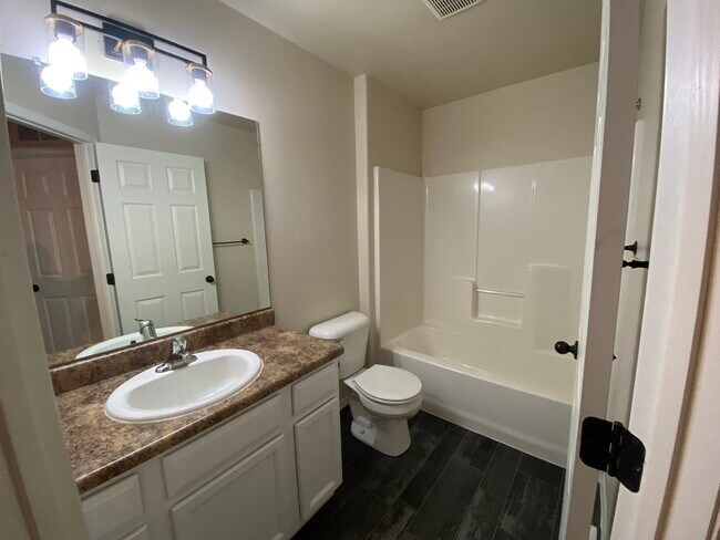 Building Photo - 6511 S Santa Rosa Pl