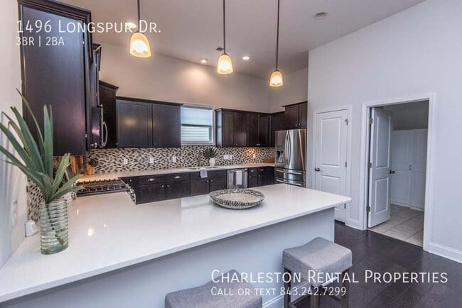 Building Photo - 1496 Longspur Dr